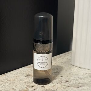 Lashn Out Beauty Bar Foam Eyelash Extension Cleanser
